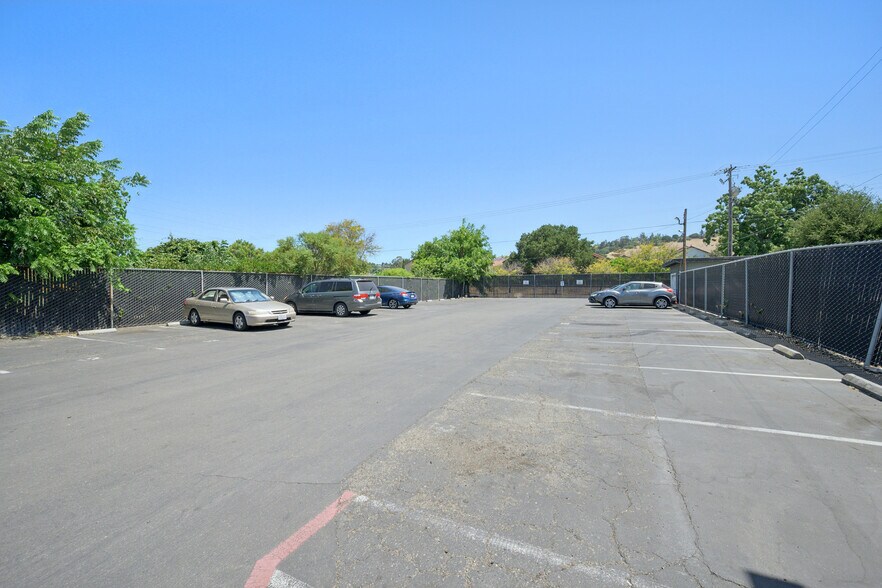 More Photos Of 550 Berry Ave, Hayward Apartments For Sale