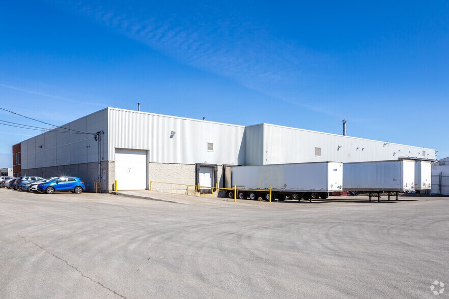 More Photos Of 3700-3720 Des Laurentides (A-15) Desste O, Laval Flex For Lease