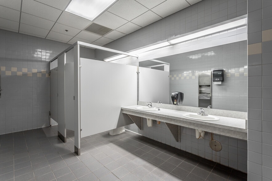 More Photos Of 811 Broad St, Chattanooga Medical For Lease