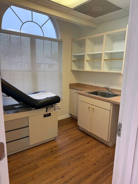 More Photos Of 1283 SW Sr-47, Lake City Medical For Lease