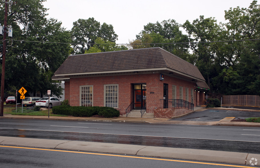 Primary Photo Of 3740 University Blvd, Kensington Bank For Lease