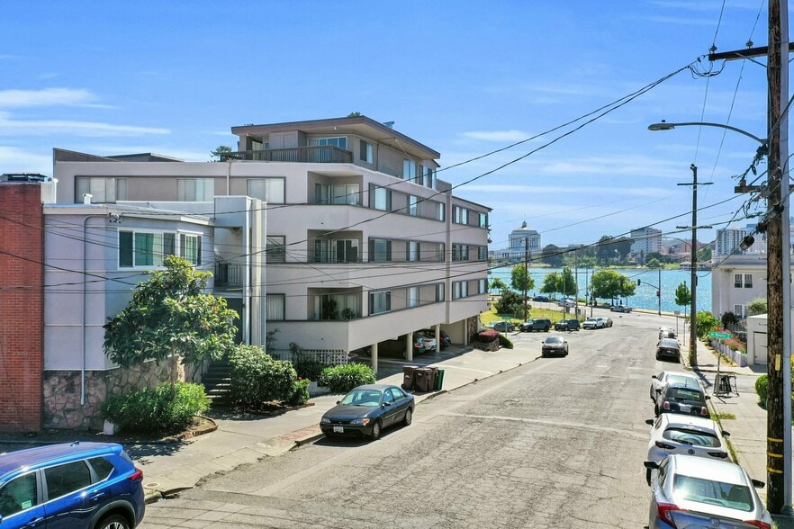 More Photos Of 262 Hanover Ave, Oakland Apartments For Sale