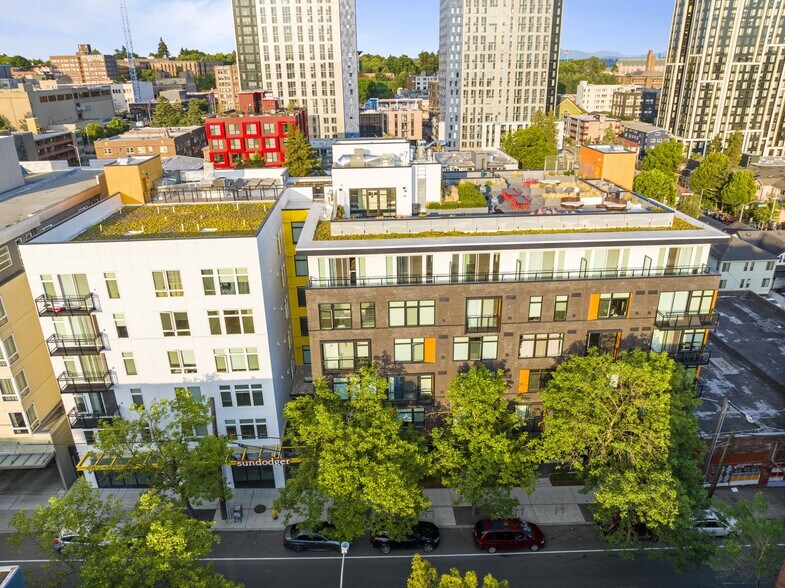 More Photos Of 4218 Roosevelt Way NE, Seattle Apartments For Lease