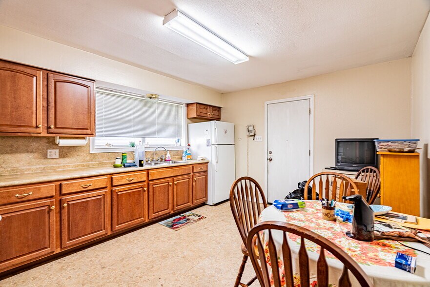 More Photos Of 2800 Lake Villa Dr, Metairie Flex For Sale