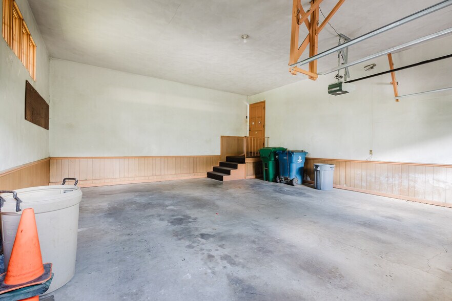 More Photos Of 3025 Breckenwood Dr, Lexington Multifamily For Sale