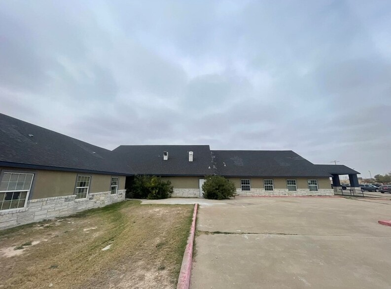 More Photos Of 237 W 21st St, Fort Stockton Schools For Lease