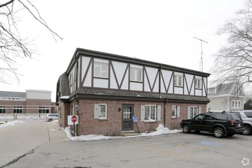More Photos Of 420 Pennsylvania Ave, Glen Ellyn Medical For Sale