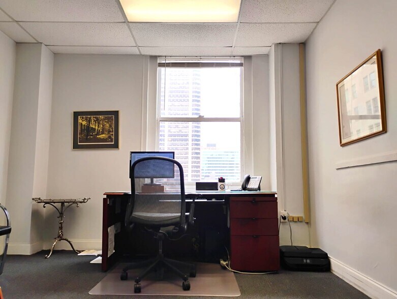 More Photos Of 1516-1518 Walnut St, Philadelphia Office For Lease