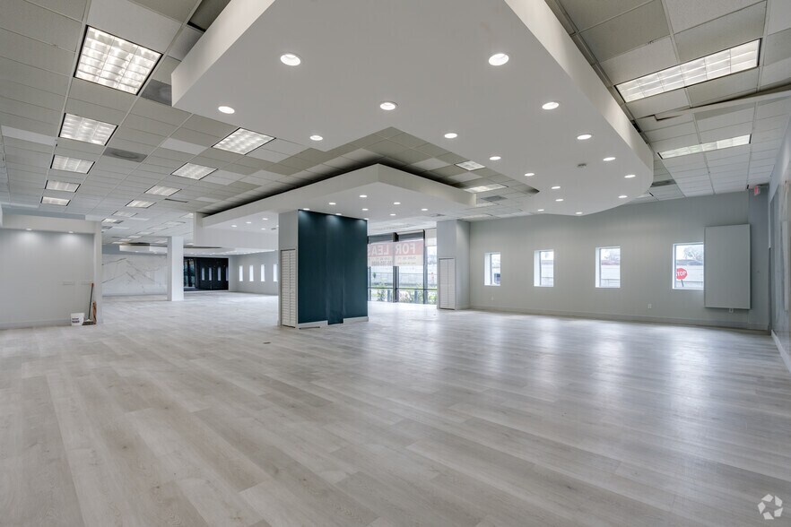 More Photos Of 3500 NW 77th Ct, Doral Warehouse For Sale