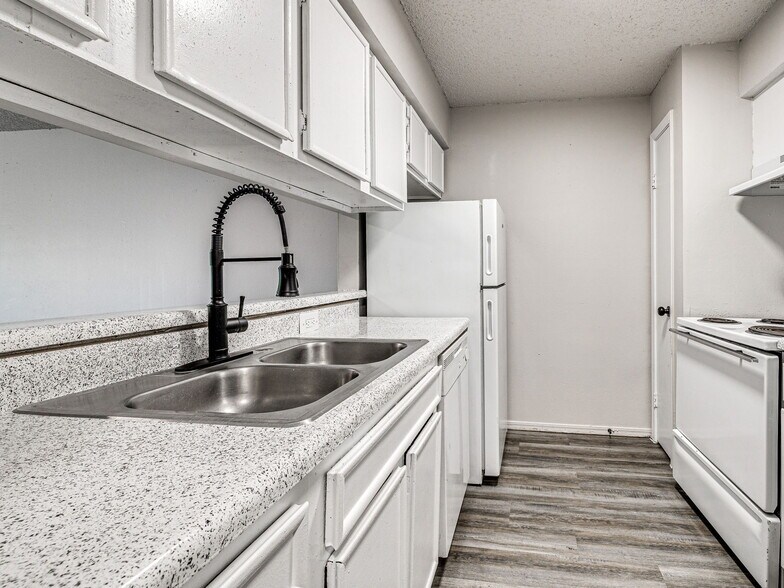 More Photos Of 11107 E Brady St, Tulsa Apartments For Sale