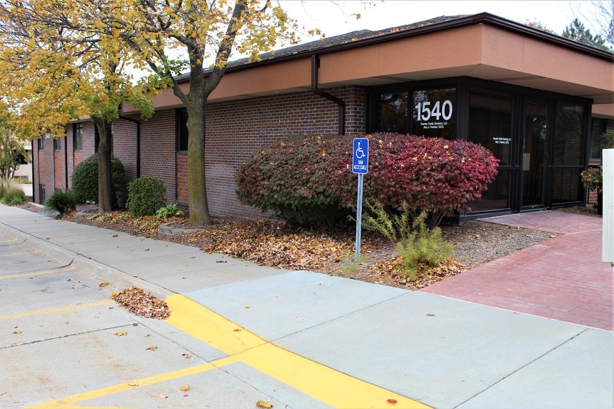 More Photos Of 1540 S 70th St, Lincoln Medical For Lease
