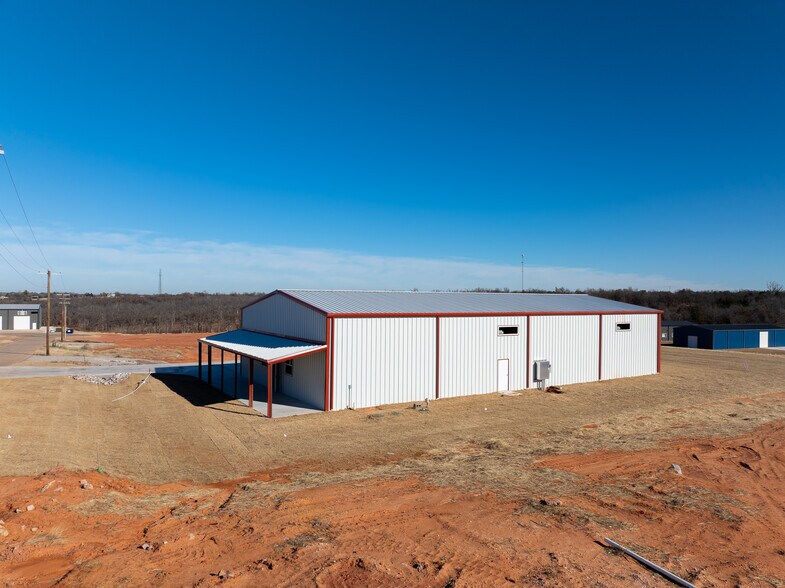 More Photos Of 11734 Blacksand Dr, Edmond Warehouse For Sale