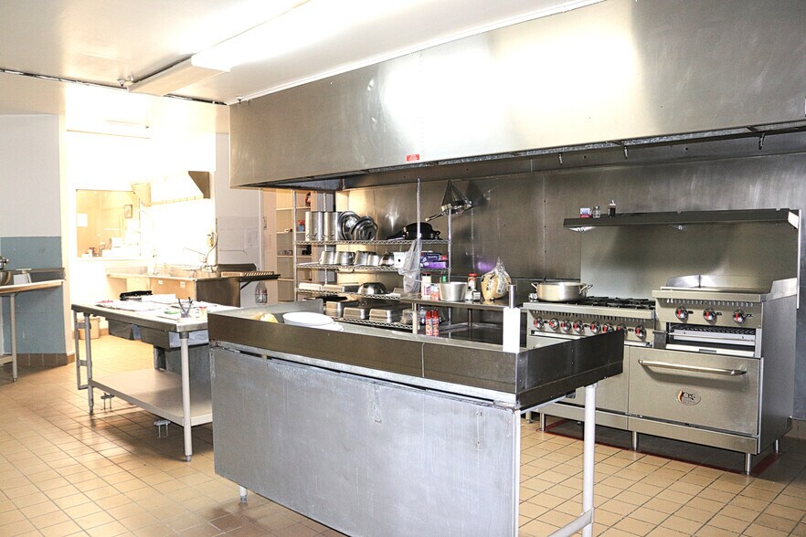 More Photos Of 202 W 3rd St, Hale Center Skilled Nursing Facility For Sale