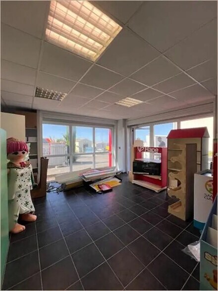 More Photos Of 17 Impasse De Castelviel, Rouffiac-Tolosan Office For Lease