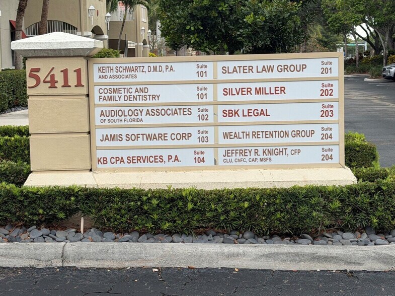 More Photos Of 5411 N University Dr, Coral Springs Coworking Space