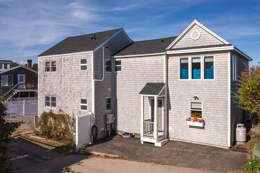 More Photos Of 3 Harbor Lane, Ogunquit Apartments For Sale