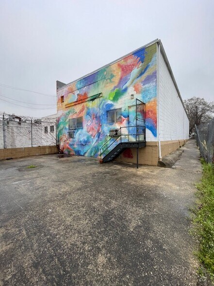 More Photos Of 2627 Evarts St NE, Washington Warehouse For Lease