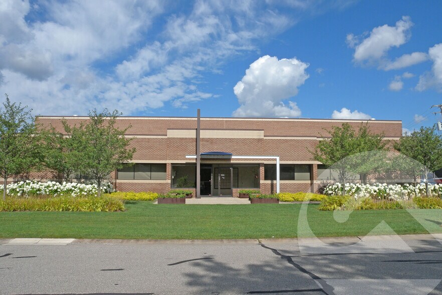 Primary Photo Of 1098-1100 Centre Rd, Auburn Hills Warehouse For Lease
