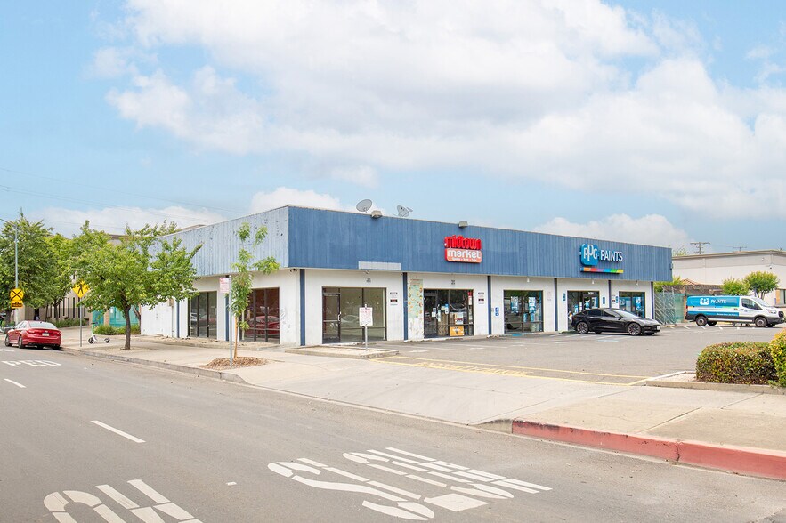 More Photos Of 2828 Q St, Sacramento General Retail For Lease