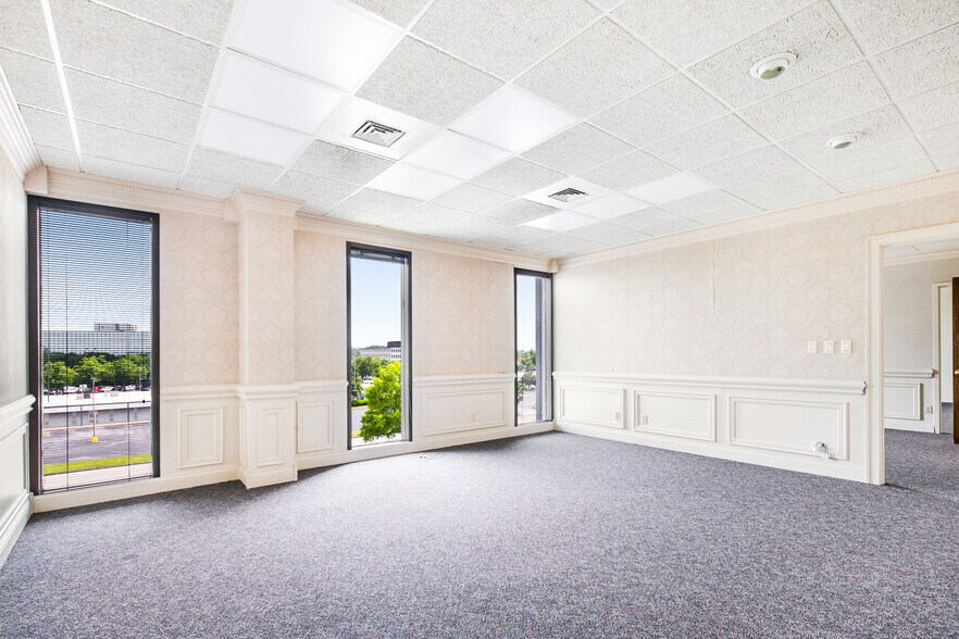 More Photos Of 5751 Uptain Rd, Chattanooga Office For Lease