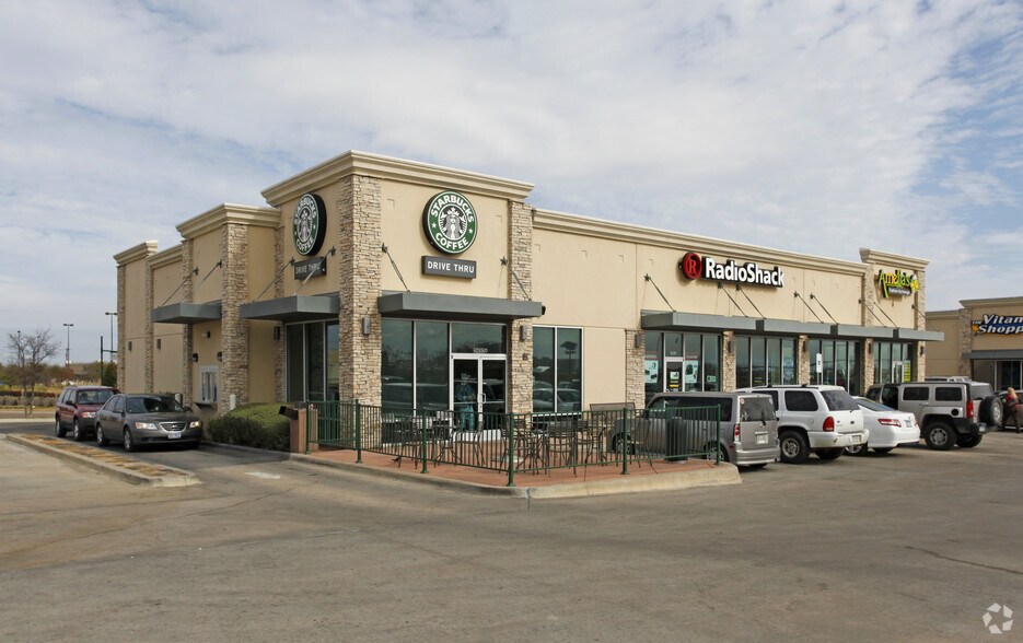 More Photos Of 2452 W Loop 340, Waco Freestanding For Lease