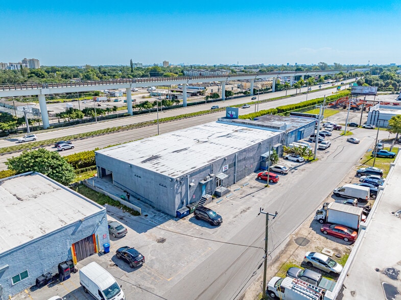 More Photos Of 3035 NW 40th St, Miami Warehouse For Sale
