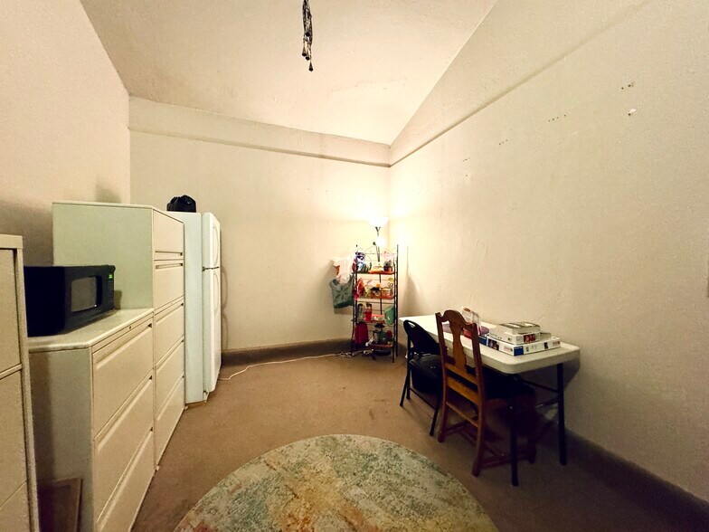 More Photos Of 2976 W Center St, Anderson Medical For Sale