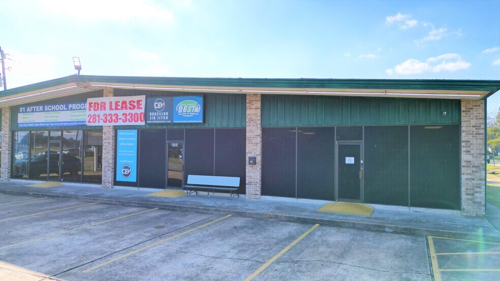 More Photos Of 4502 Center St, Deer Park Freestanding For Lease
