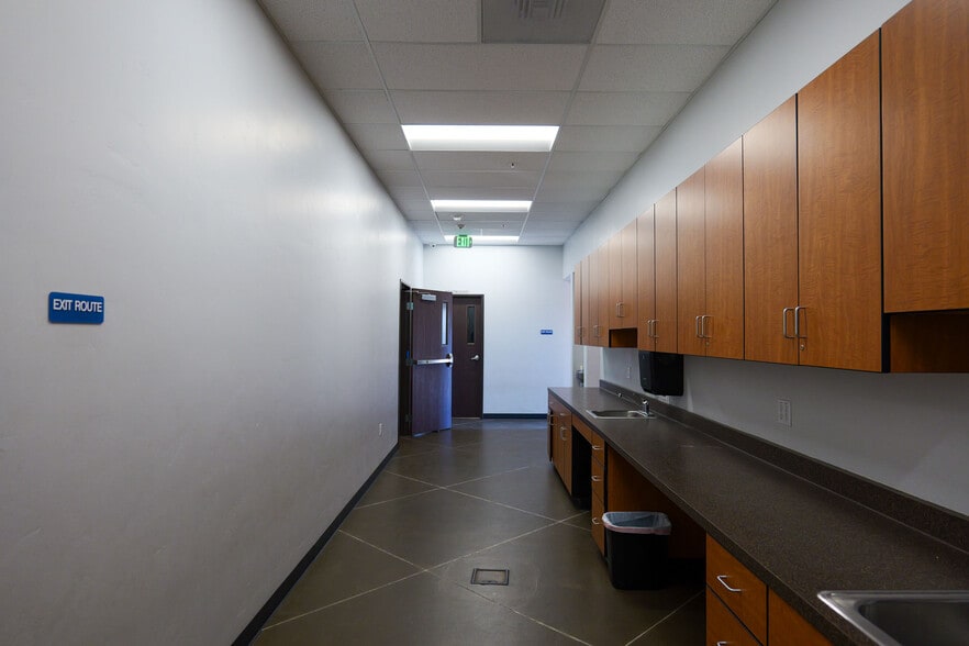 More Photos Of 26770 Ynez Ct, Temecula Loft Creative Space For Sale