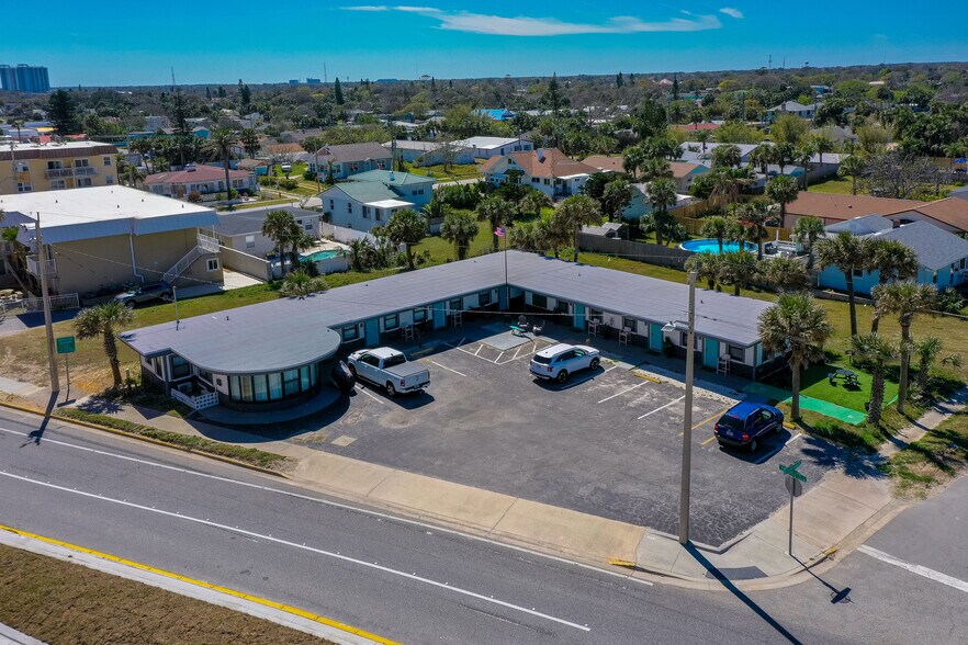 More Photos Of 1915 N Atlantic Ave, Daytona Beach Hotel For Sale