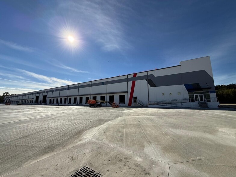 More Photos Of 115 Parkway Dr, Rincon Unknown For Lease