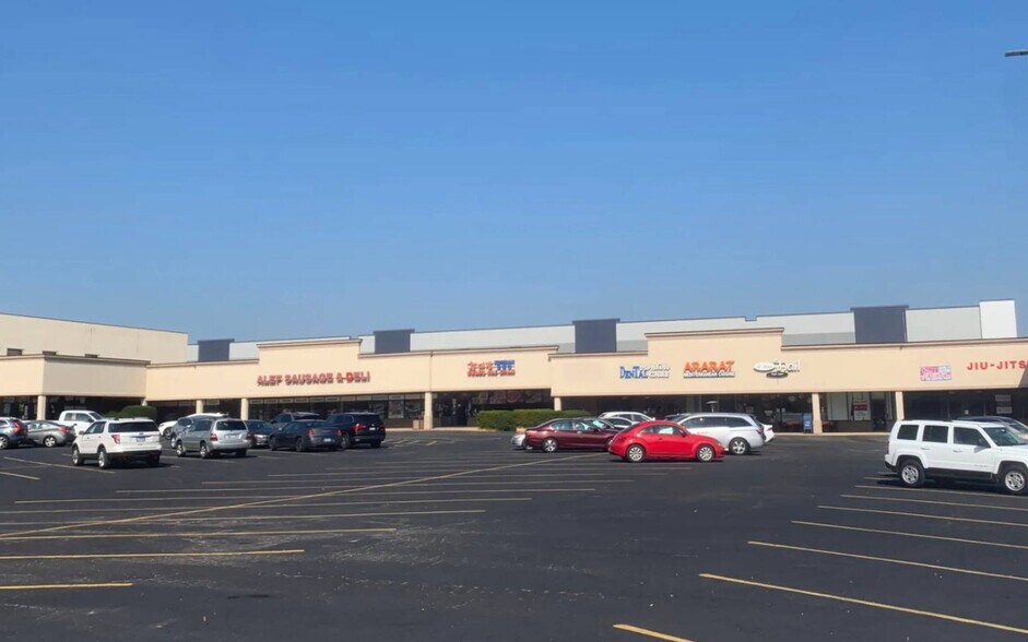 Primary Photo Of 350-372 Townline Rd, Mundelein Unknown For Sale