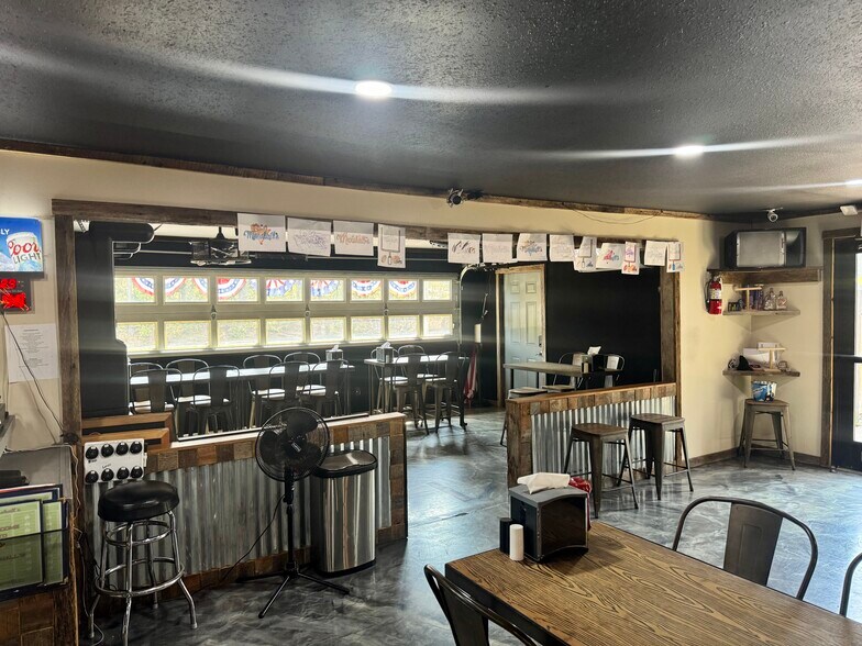 More Photos Of 11728 US Highway 68 E, Benton Flex For Sale