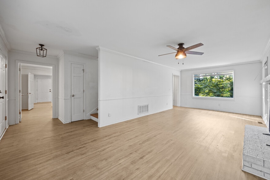 More Photos Of 5037 Sunset Blvd, Lexington Office For Sale