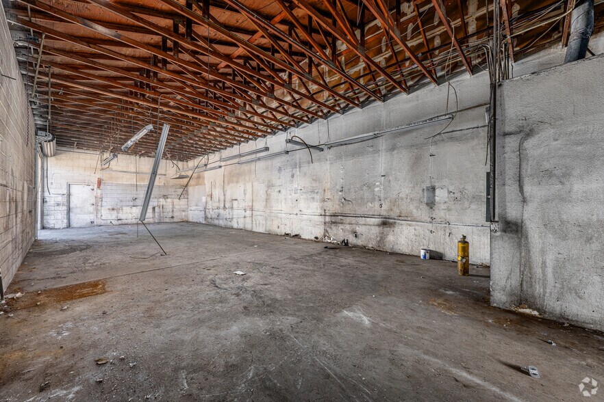 More Photos Of 844 N Vernon St, Azusa Warehouse For Lease