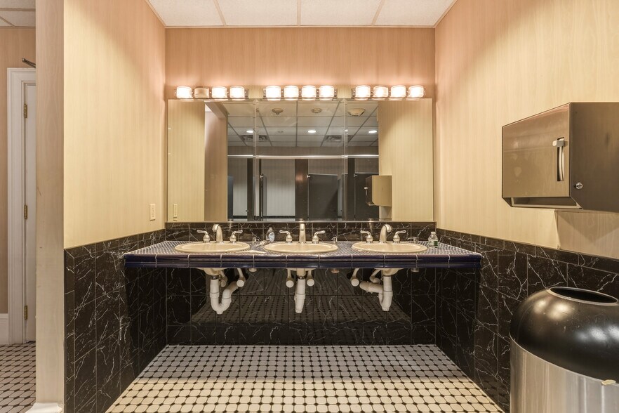 More Photos Of 35 Union St, New London Apartments For Sale