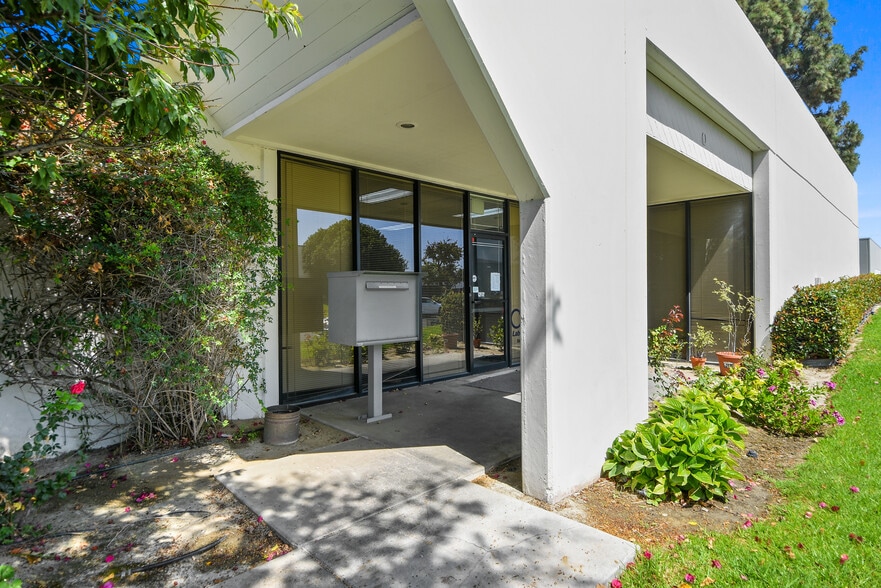 More Photos Of 10703 Progress Way, Cypress Office For Sale
