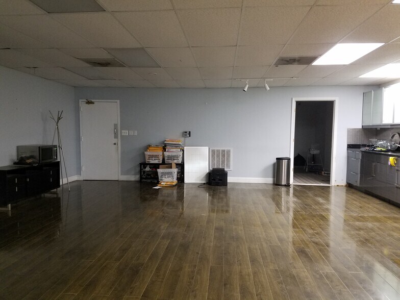 More Photos Of 12063 Tech Rd, Silver Spring Light Manufacturing For Sale