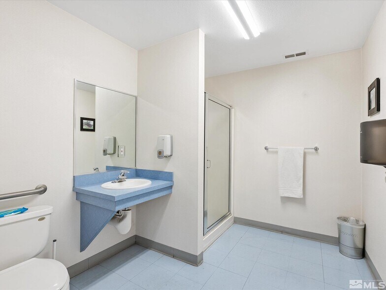 More Photos Of 810 W 6th St, Winnemucca Flex For Sale