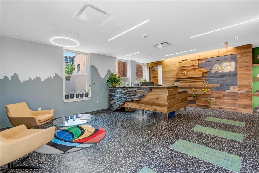 More Photos Of 4220 King St, Alexandria Office For Sale