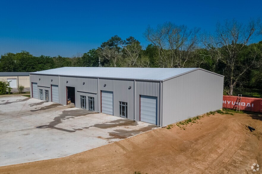 More Photos Of 614 Spring Cypress Rd, Spring Unknown For Lease