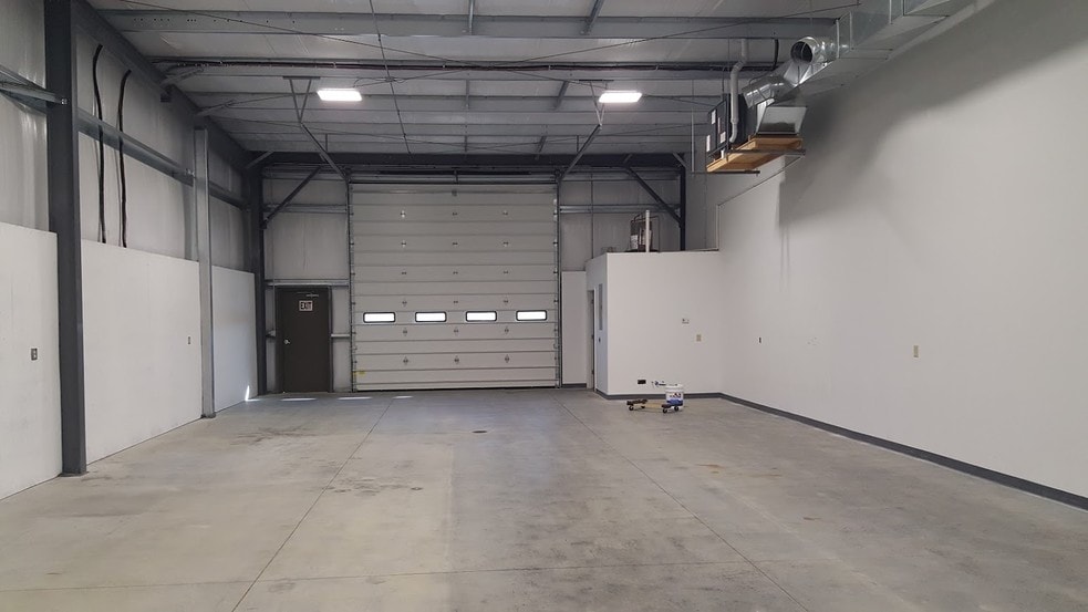 More Photos Of 5604 SW Topeka Blvd, Topeka Unknown For Lease