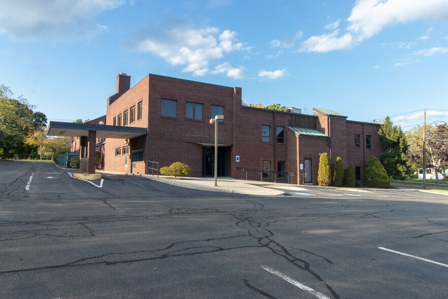 More Photos Of 45 S Main St, Branford Bank For Sale