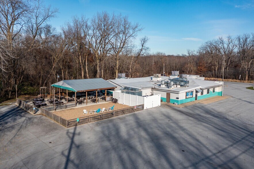 More Photos Of 840 S Broad St, Griffith Restaurant For Sale