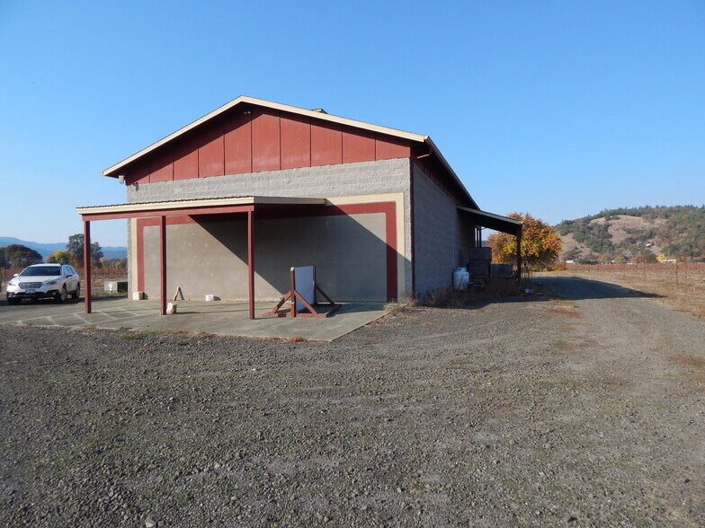 Primary Photo Of 707 Hess Ln, Roseburg Warehouse For Lease