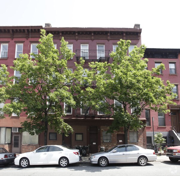 More Photos Of 67 Woodhull St, Brooklyn Storefront Retail Residential For Lease