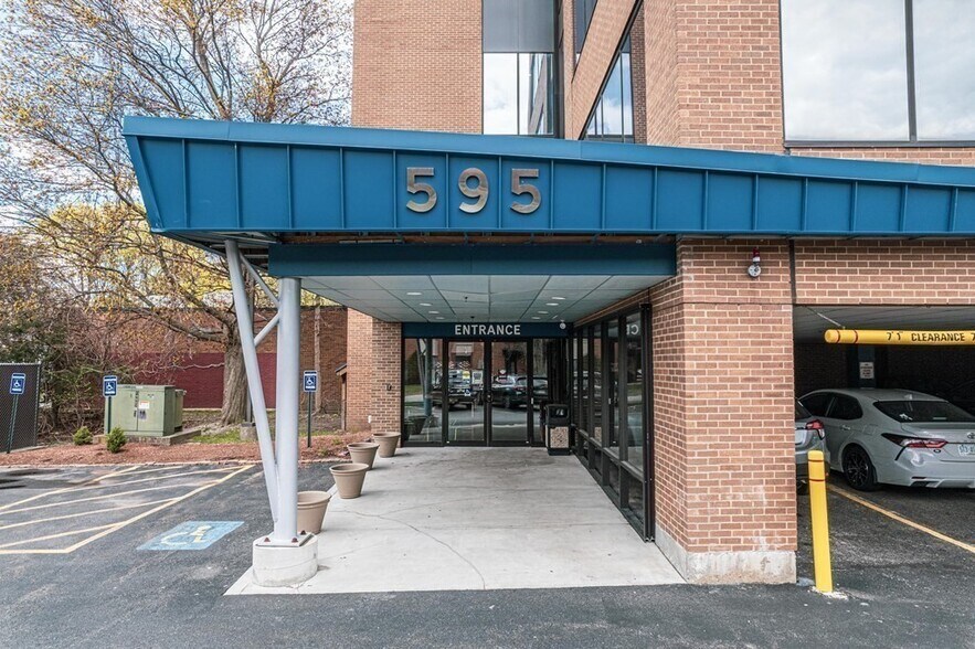More Photos Of 595 Pawtucket Blvd, Lowell Office For Lease
