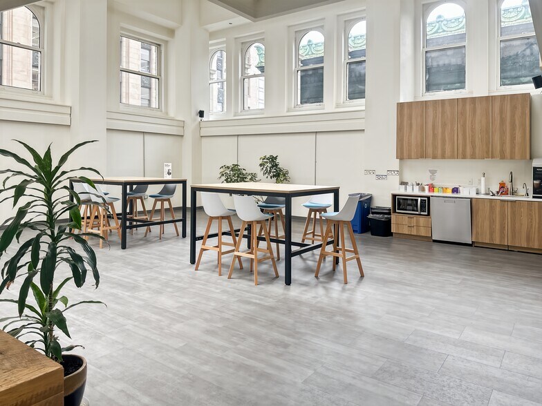 More Photos Of 101 Montgomery St, San Francisco Coworking Space