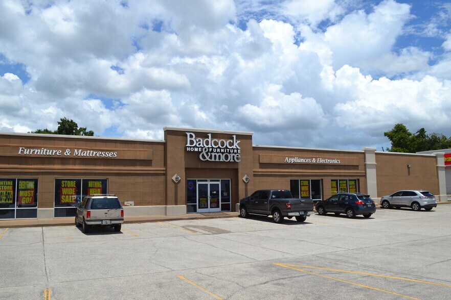 Primary Photo Of 126 State Road 60 W, Lake Wales Freestanding For Sale