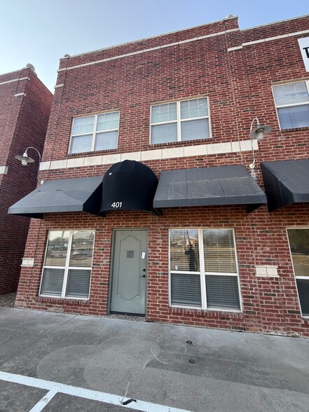 Primary Photo Of 213 TX-342, Red Oak General Retail For Sale